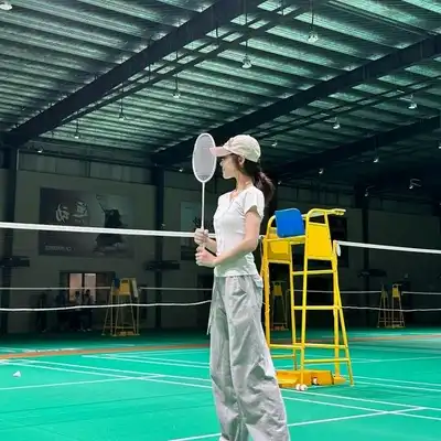 董娜雅
